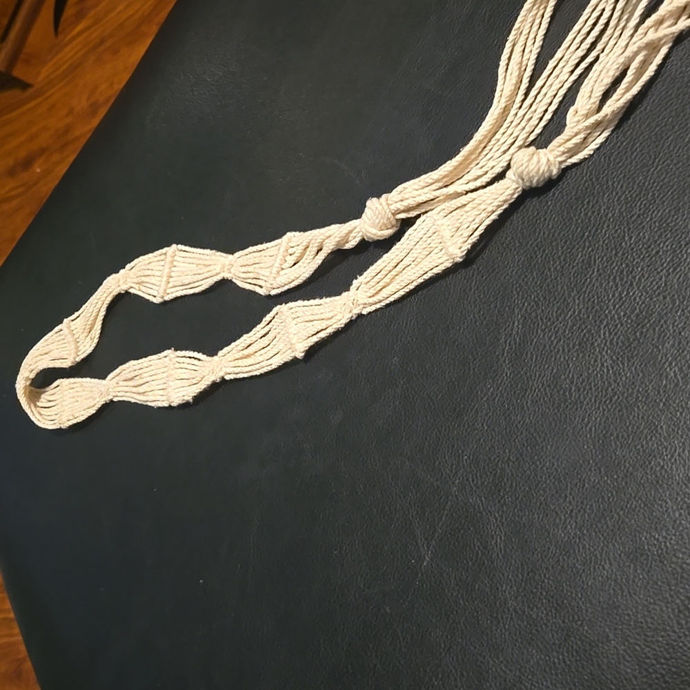 Beige Shell Belt - Picture 3 of 4
